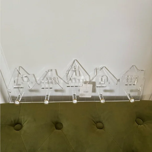 NWT - Two Acrylic Hook Wall Racks - Picture 4 of 11